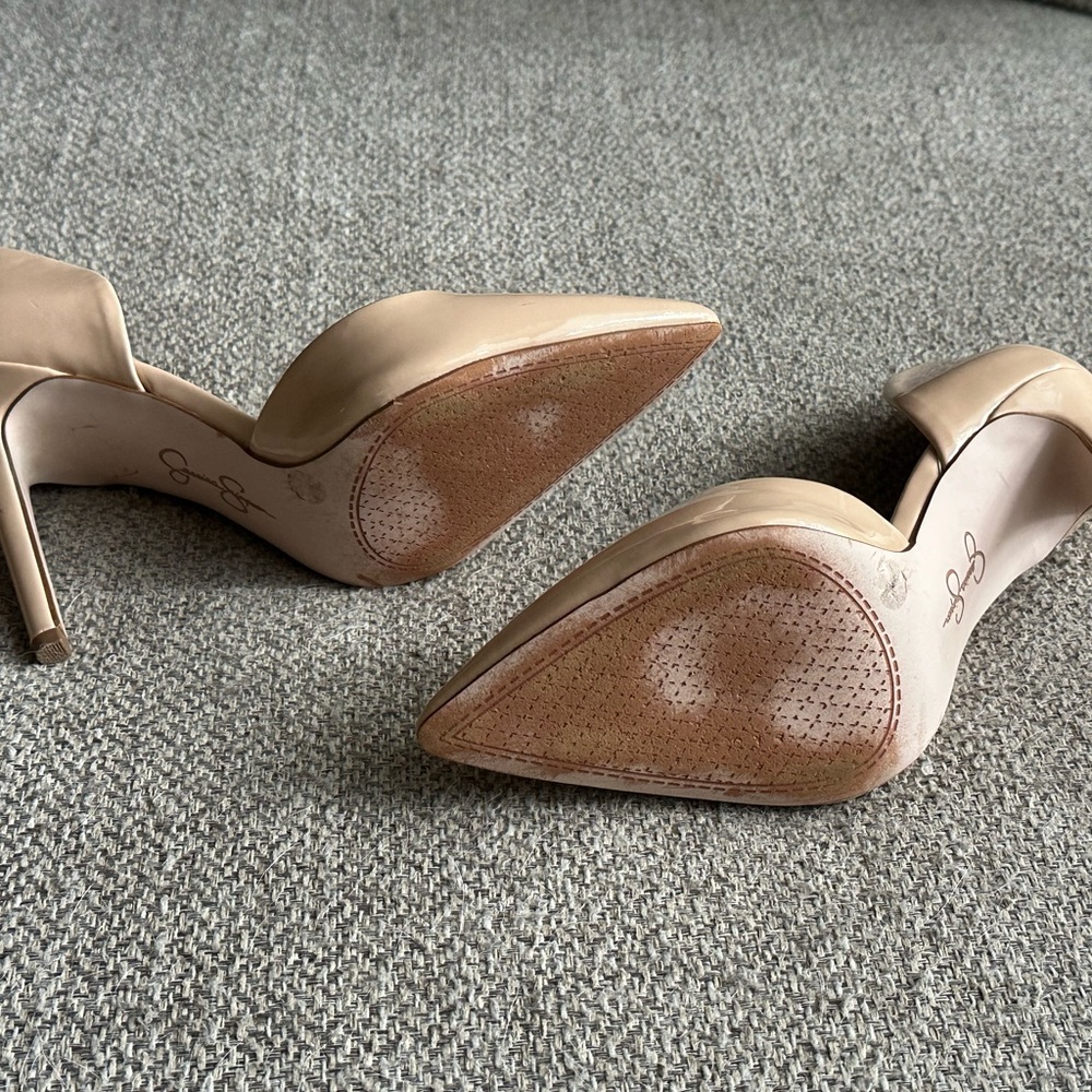 Jessica Simpson Nude Pumps - Picture 8 of 8
